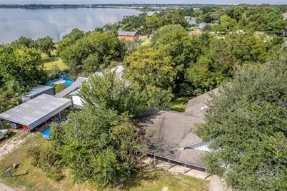 110 S 9th Street, Highlands, TX 77562 - Photo 4