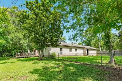 101 Huckleberry Drive, Lake Jackson, TX 77566 - Photo 34