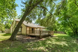 101 Huckleberry Dr, Lake Jackson, TX 77566 - Photo 32