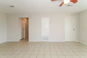 4021 Briar Hollow Dr, Dickinson, TX 77539 - Photo 8