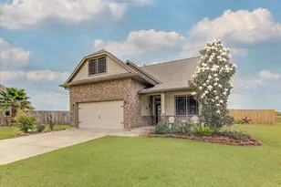 11918 Mulberry Dr, Mont Belvieu, TX 77535 - Photo 2