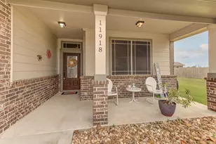 11918 Mulberry Dr, Mont Belvieu, TX 77535 - Photo 4