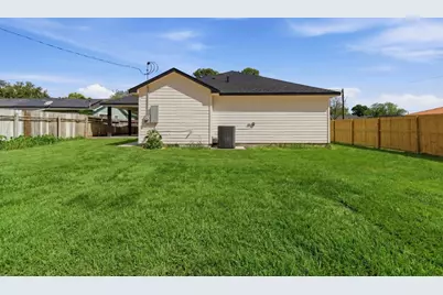 7040 Kinney Street, Houston, TX 77087 - Photo 44