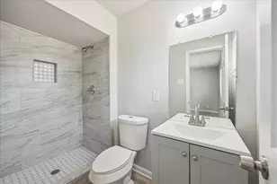 5922 Fontenelle Dr, Houston, TX 77035 - Photo 12