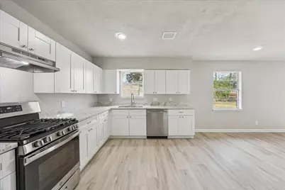 5922 Fontenelle Drive, Houston, TX 77035 - Photo 8