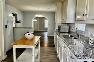 106 N Eastwood St, Houston, TX 77011 - Photo 12