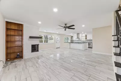 813 W Galveston Street, League City, TX 77573 - Photo 8