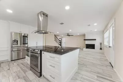 813 W Galveston Street, League City, TX 77573 - Photo 14