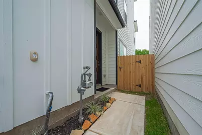 8917 Grovner Place, Houston, TX 77055 - Photo 4