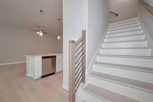 8917 Grovner Pl, Houston, TX 77055 - Photo 16