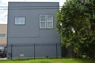 4711 Sayers St, Houston, TX 77026 - Photo 2