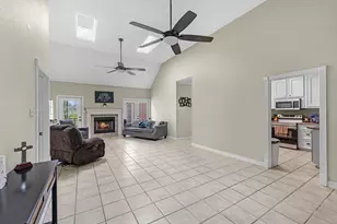205 Mohawk Ln, Wallisville, TX 77597 - Photo 8