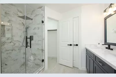 8518 Furlong Lane, Houston, TX 77071 - Photo 24