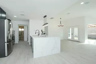 8518 Furlong Ln, Houston, TX 77071 - Photo 6