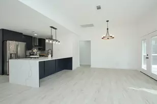 8518 Furlong Ln, Houston, TX 77071 - Photo 10