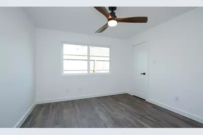 8518 Furlong Lane, Houston, TX 77071 - Photo 26