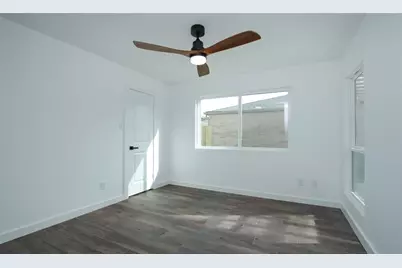 8518 Furlong Lane, Houston, TX 77071 - Photo 26