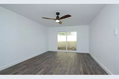 8518 Furlong Lane, Houston, TX 77071 - Photo 20