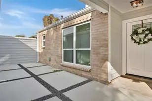 8518 Furlong Ln, Houston, TX 77071 - Photo 4