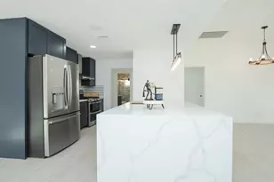8518 Furlong Ln, Houston, TX 77071 - Photo 14
