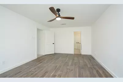 8518 Furlong Lane, Houston, TX 77071 - Photo 22