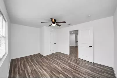 207 E Defee Avenue, Baytown, TX 77520 - Photo 34