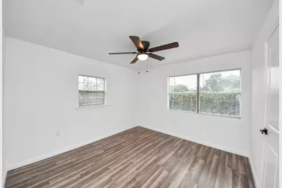 207 E Defee Avenue, Baytown, TX 77520 - Photo 36