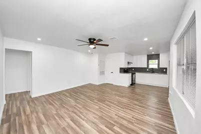 207 E Defee Avenue, Baytown, TX 77520 - Photo 20