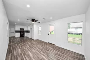 207 E Defee Ave, Baytown, TX 77520 - Photo 26