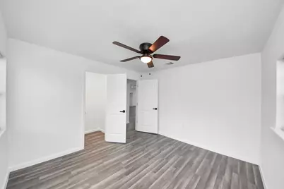 207 E Defee Avenue, Baytown, TX 77520 - Photo 38