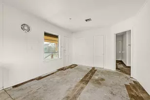 1202 N Roberson St, Conroe, TX 77301 - Photo 16