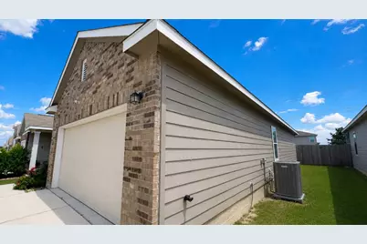 253 Wonderful Life Way, Jarrell, TX 76537 - Photo 4