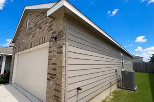 253 Wonderful Life Way, Jarrell, TX 76537 - Photo 4