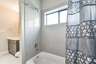 10806 Warwana Rd, Houston, TX 77043 - Photo 18
