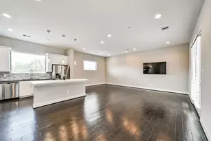 10806 Warwana Rd, Houston, TX 77043 - Photo 2