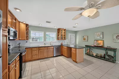 4102 Jackson Drive, Galveston, TX 77554 - Photo 12