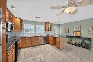 4102 Jackson Dr, Galveston, TX 77554 - Photo 12