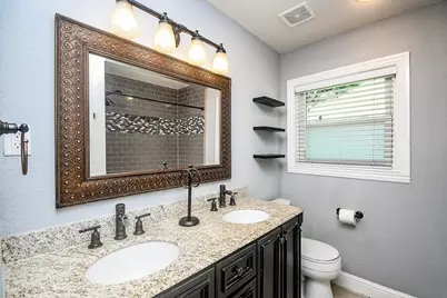 1070 W 43rd Street, Houston, TX 77018 - Photo 24