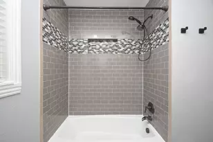 1070 W 43rd St, Houston, TX 77018 - Photo 26