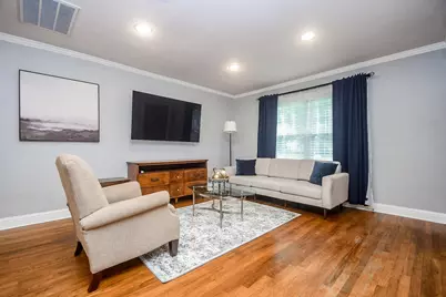 1070 W 43rd Street, Houston, TX 77018 - Photo 4