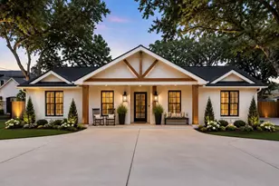 341 W Gaywood Dr, Houston, TX 77079 - Photo 2