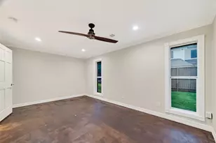 341 W Gaywood Dr, Houston, TX 77079 - Photo 32