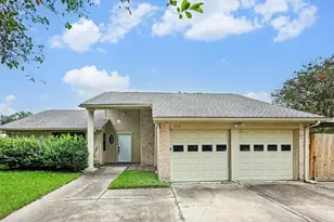 16422 Hibiscus Ln, Friendswood, TX 77546 - Photo 1