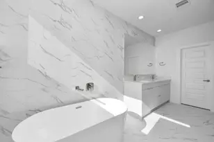 2104 Diagonal Ln, Houston, TX 77051 - Photo 28