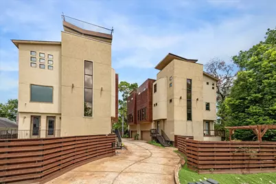 1901 W 14th 1/2 Street #C, Houston, TX 77008 - Photo 2