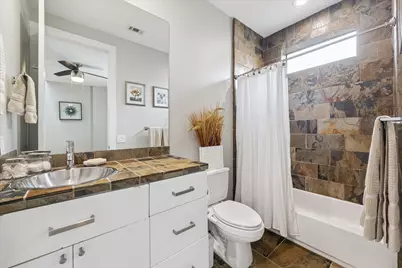 1901 W 14th 1/2 Street #C, Houston, TX 77008 - Photo 28