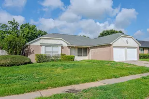16746 Selder Dr, Friendswood, TX 77546 - Photo 1