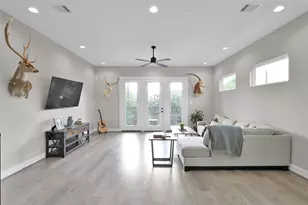 2103 Bevis St, Houston, TX 77008 - Photo 12