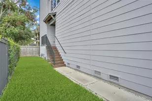 2103 Bevis St, Houston, TX 77008 - Photo 4