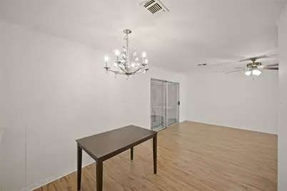 9538 Skyline Drive, Houston, TX 77063 - Photo 18